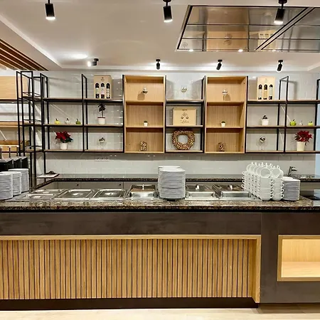 Zenit Wellness Balaton فندق فونيارتْسفاشغ