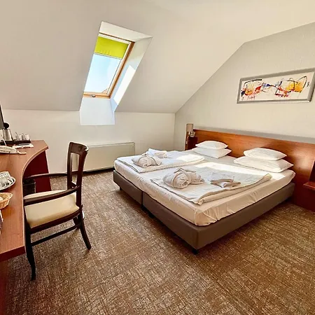 Hotel Zenit Wellness Balaton 4*