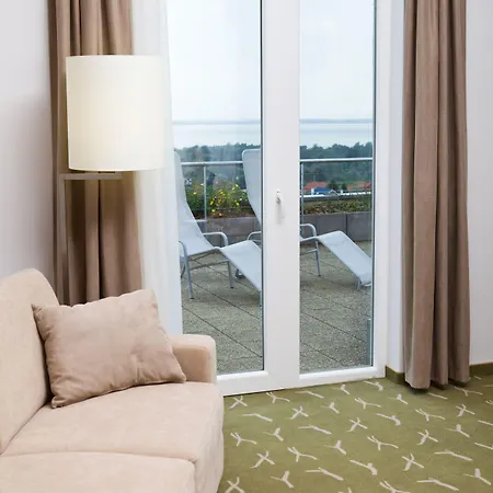 Zenit Wellness Balaton 4* ボニャルツバシュ