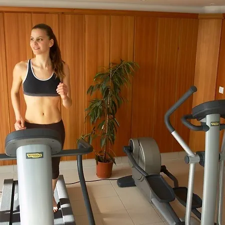 Zenit Wellness Balaton 4* ボニャルツバシュ