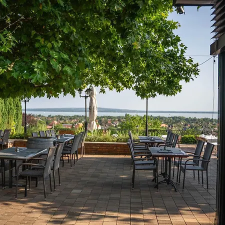 Zenit Wellness Balaton Vonyarcvashegy