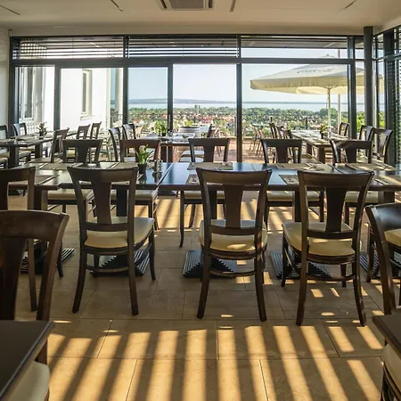 Szálloda Zenit Wellness Balaton