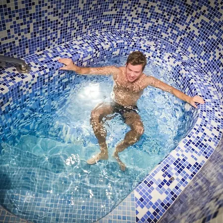 Zenit Wellness Balaton ボニャルツバシュ