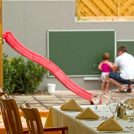 Zenit Wellness Balaton ホテル 4*