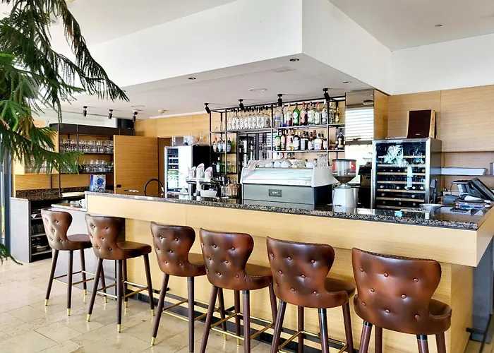 ホテル Zenit Wellness Balaton 4*