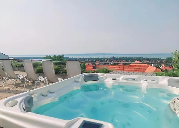 Zenit Wellness Balaton ボニャルツバシュ