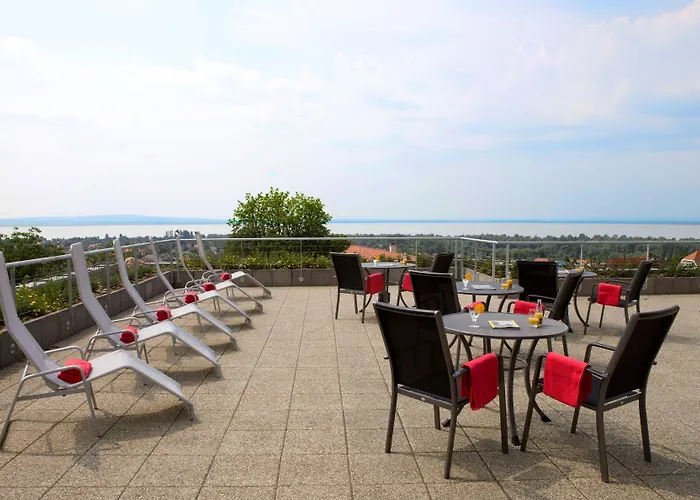 Zenit Wellness Balaton ホテル 4*