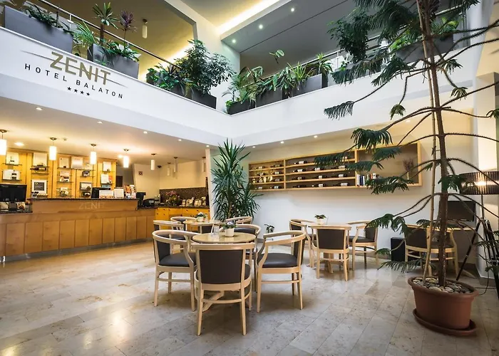 ホテル Zenit Wellness Balaton